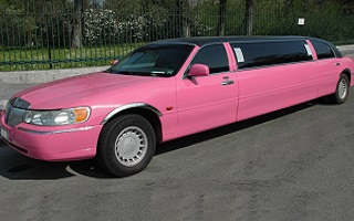 Lincoln Town Car 120″ Limousine, Madrid (Pink)