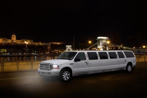 Budapest - Ford Excursion Limousine (5)