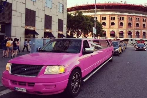 Ford Excursion Limousine Pink 2