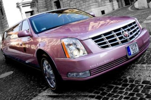 Pink Cadillac DTS Limousine, Budapest (2)